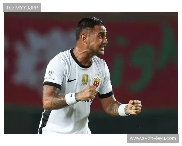 上海海港莱昂纳多中路突破制造射门机会，展现进攻新风貌